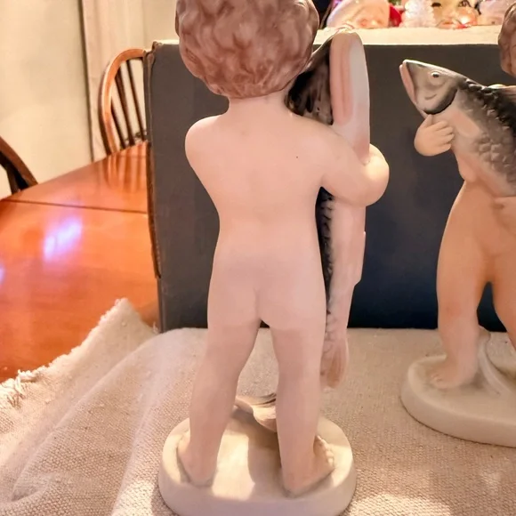 Vintage Norcrest Porcelain Figurines with Cream and Tan Accents set of 3. - Picture 6 of 12